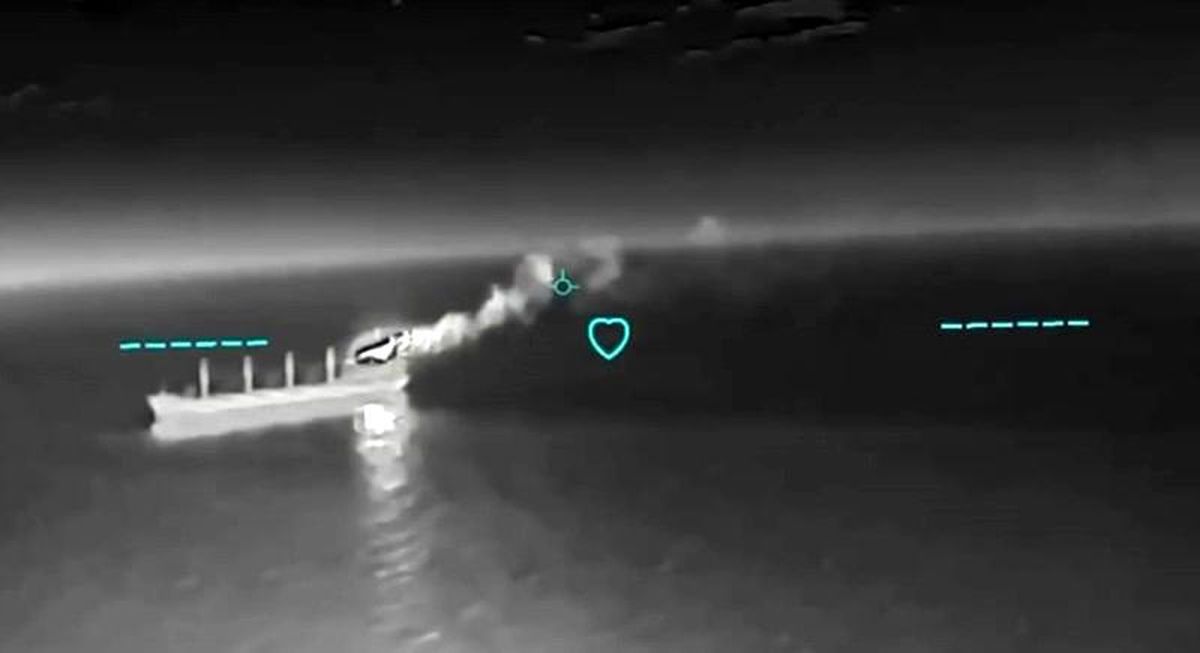 Türk bayraklı "Mv Reyhan Sarı" isimli kuru yük gemisine yapılan dron saldırısının görüntüleri ortaya çıktı