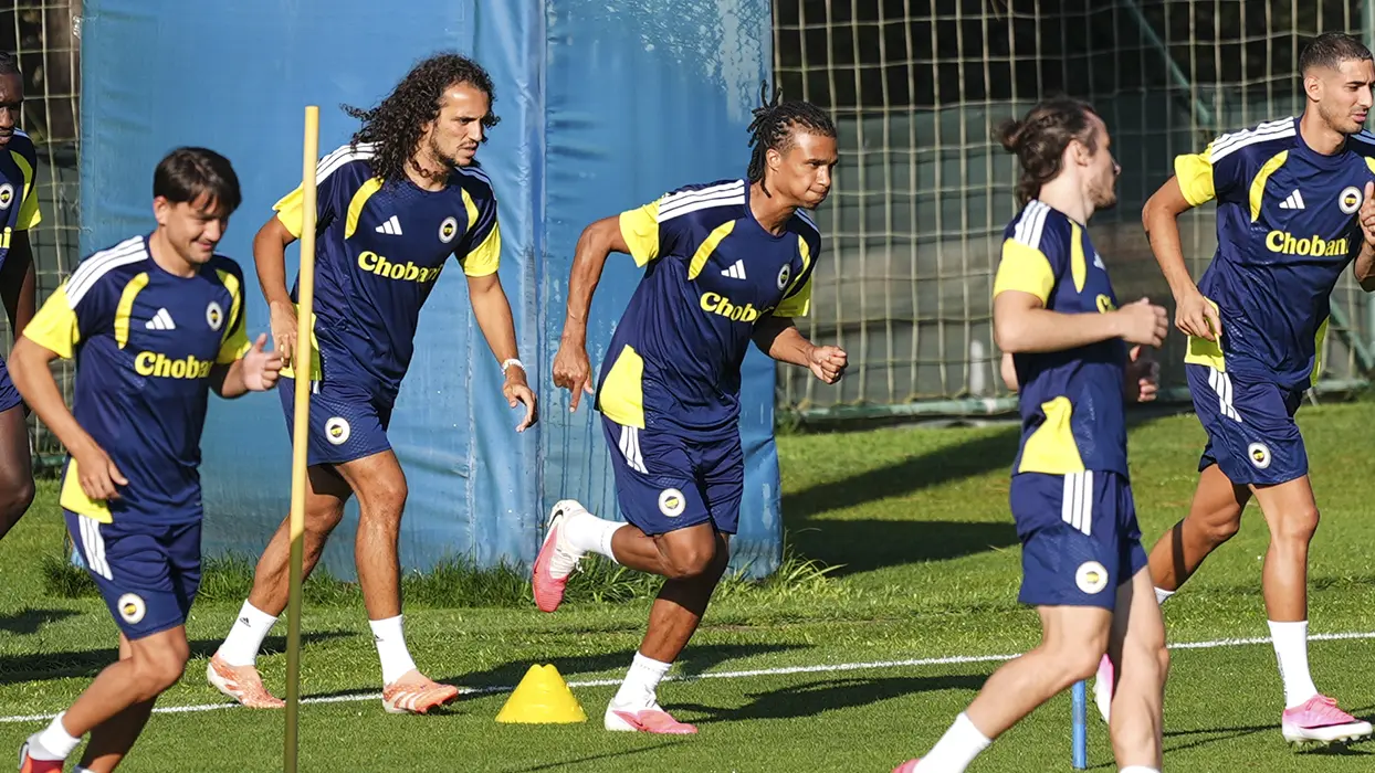 Fenerbahçe UEFA listesini güncelledi! 2 isim eklendi, 2 isim çıkarıldı