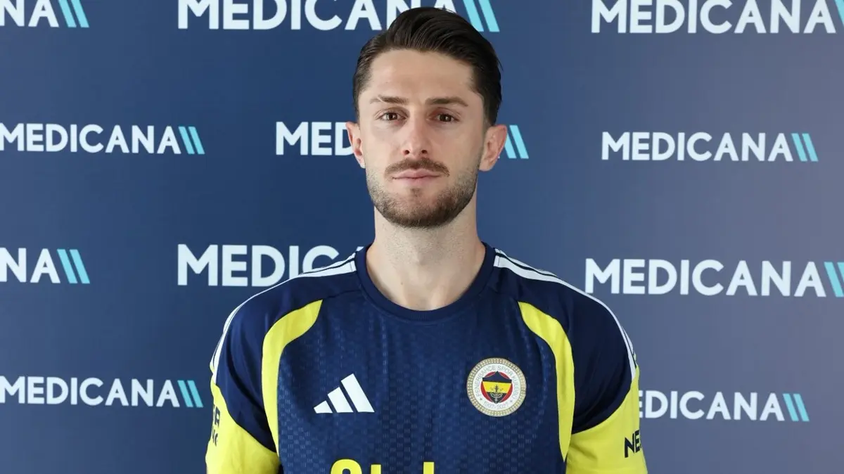 Fenerbahçe'de milli yıldızlar mesaiye başladı! İlk durak sağlık kontrolü...