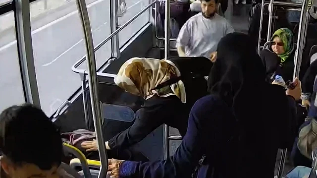 Şanlıurfa'da örnek davranış: Fenalaşan yolcu için rotasını değiştirdi
