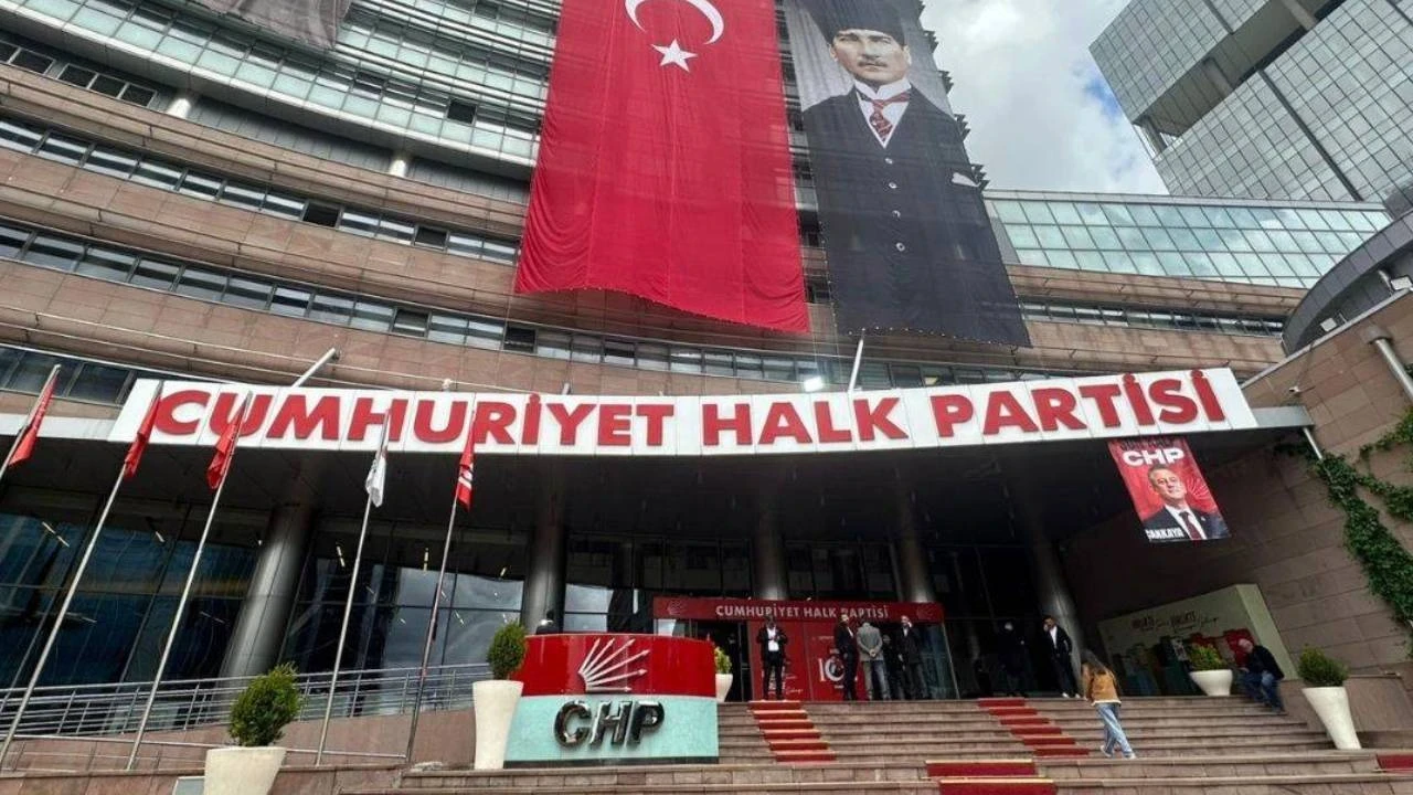 CHP'nin 86 milletvekili ve 74 il başkanı yeni partiye geçecek
