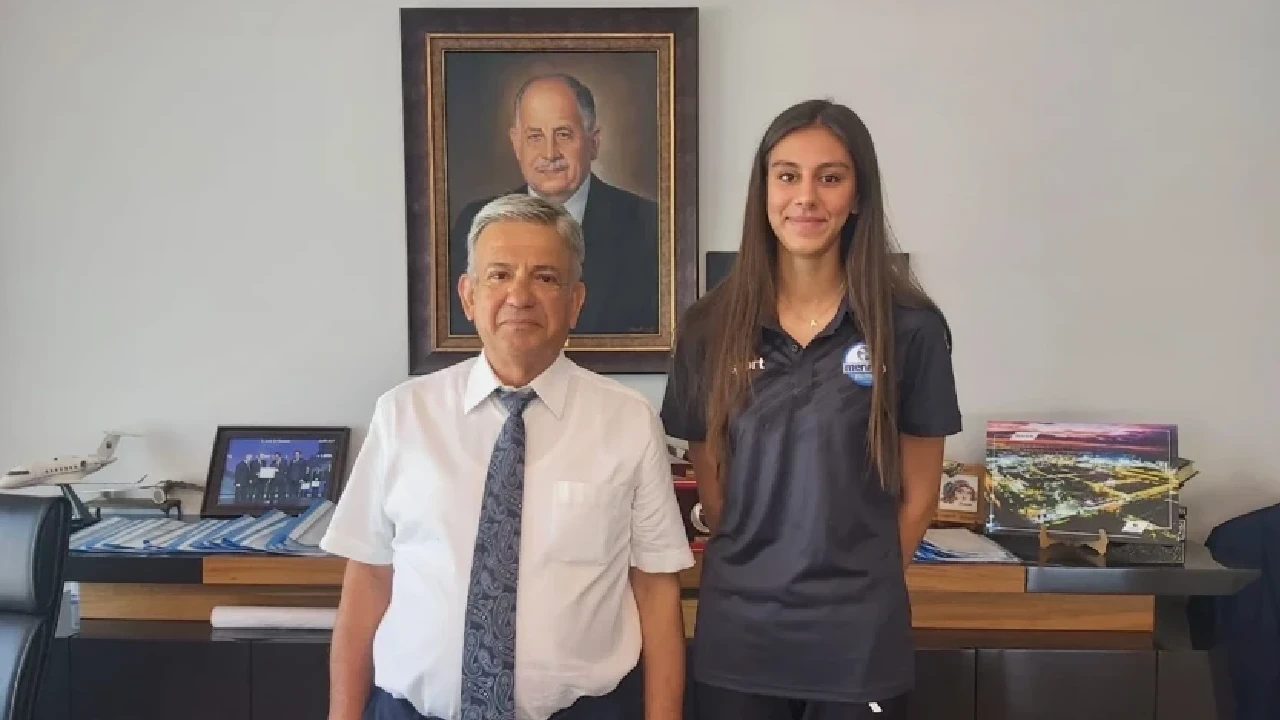 Merinos'un yıldızı Azra Kankılıç Galatasaray'a transfer oldu