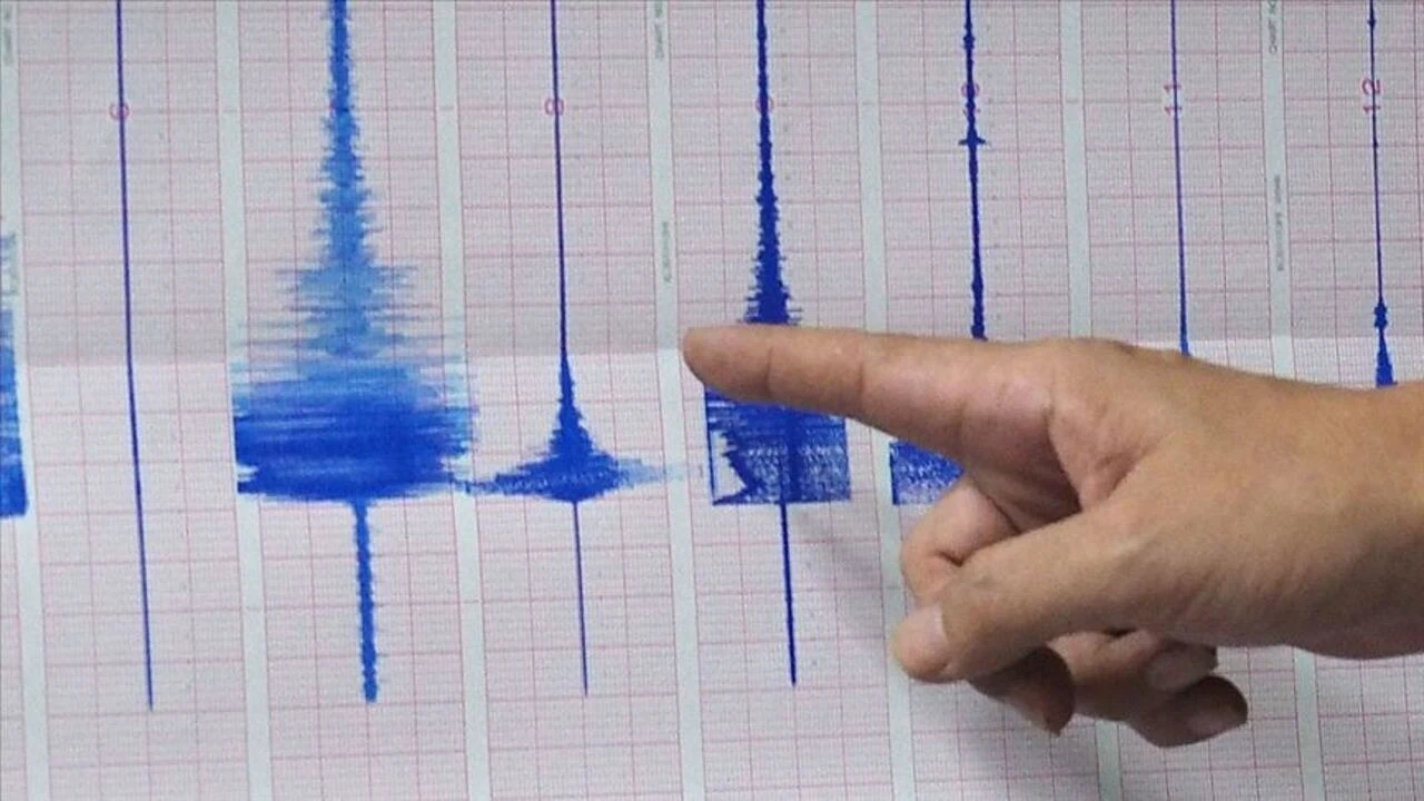 Aydın'da korkutan deprem! Vatandaşlar dışarı fırladı