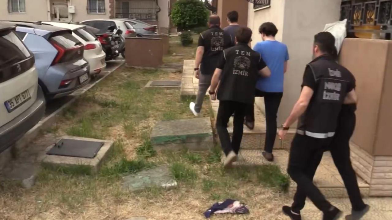 İzmir merkezli FETÖ operasyonunda 41 şüpheli tutuklandı