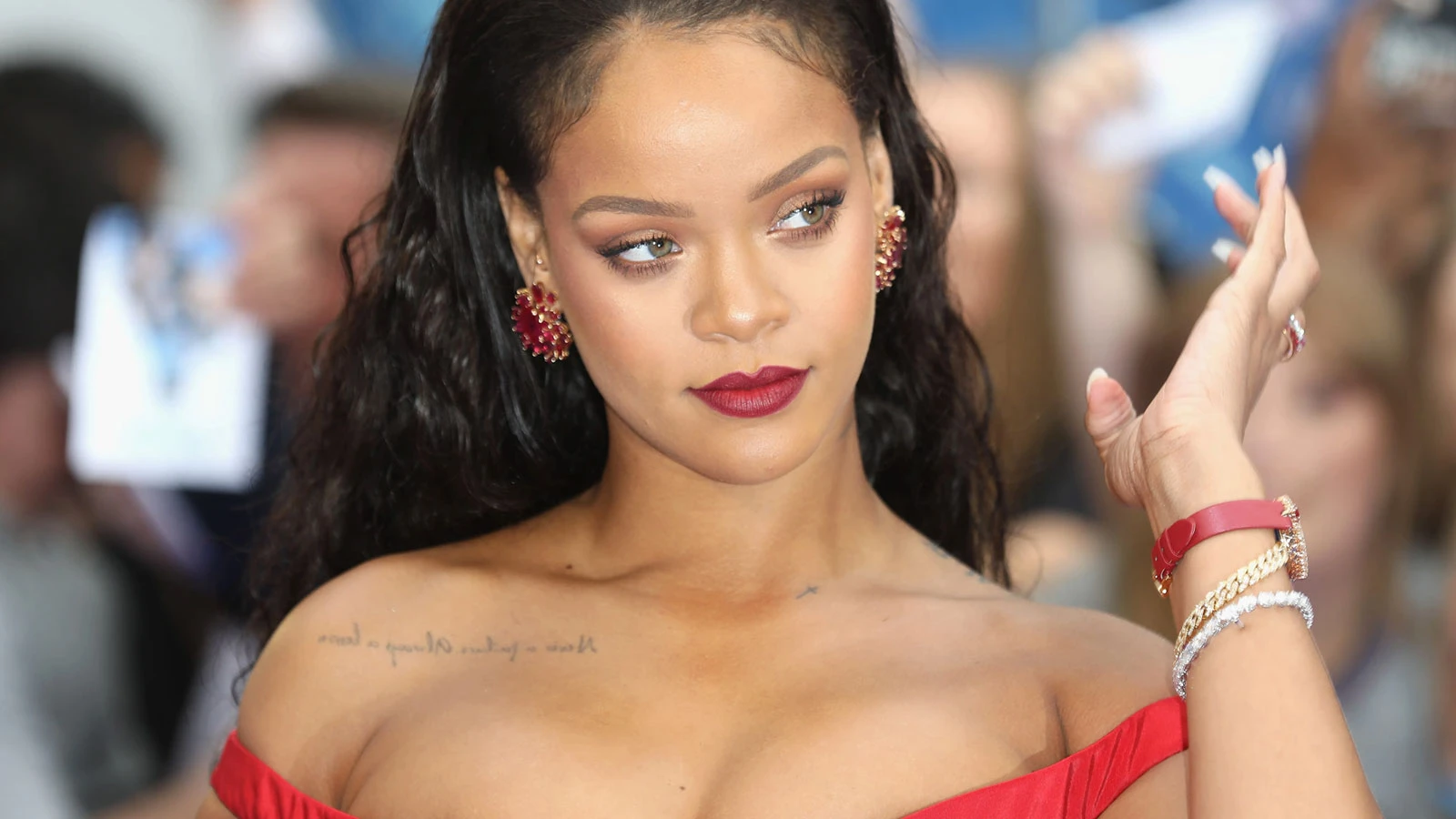 Rihanna'dan bir Türkiye hamlesi daha! Ankara'dan sonra takip ettiği hesap olay oldu