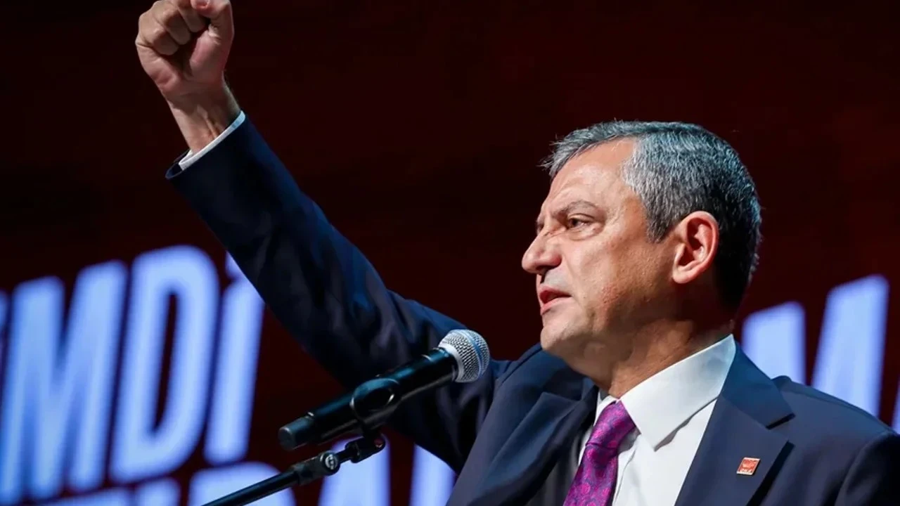 CHP'de yeni parti tartışması: Gençler ayrılmayı, 55 yaş üstü CHP'de kalmayı savunuyor