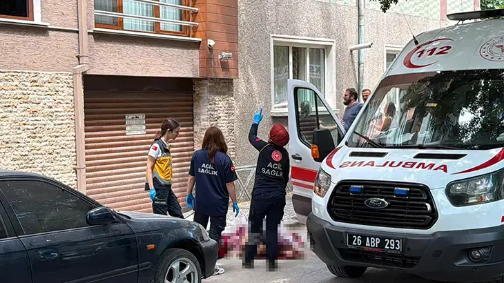 Fransız balkon faciası! Korkulukları kırılan pencereden düşen kadın öldü