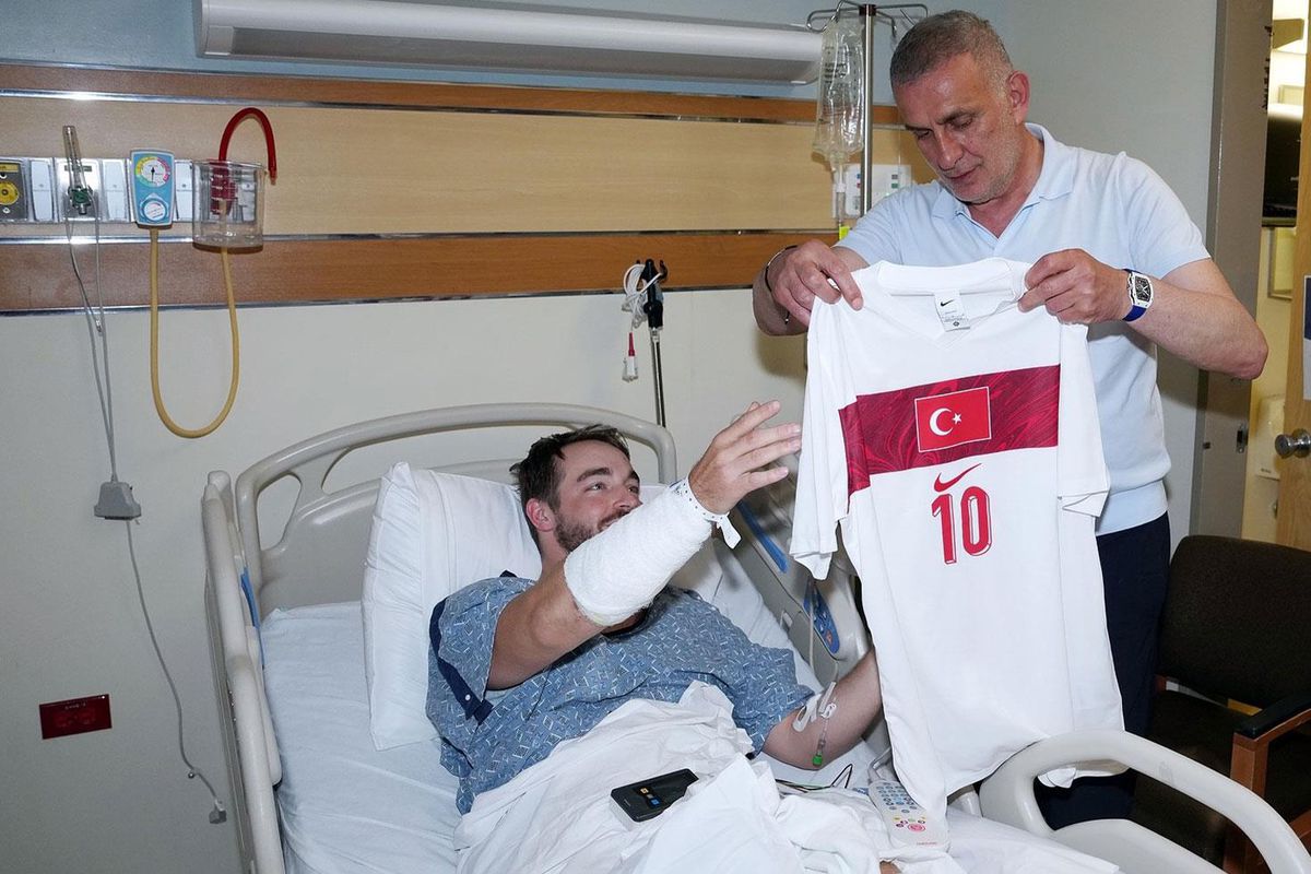 TFF Başkanı Hacıosmanoğlu, kaza geçiren ABD'li polisi hastanede ziyaret etti