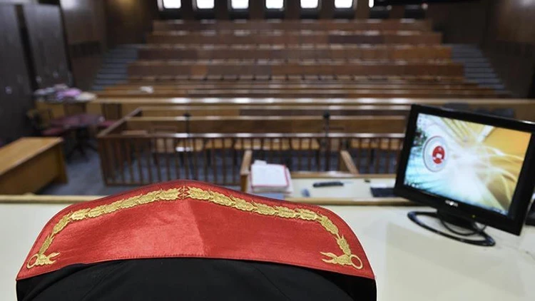 İstanbul'da Cumhurbaşkanı'na hakaret iddiasıyla gözaltına alınan kadına ev hapsi