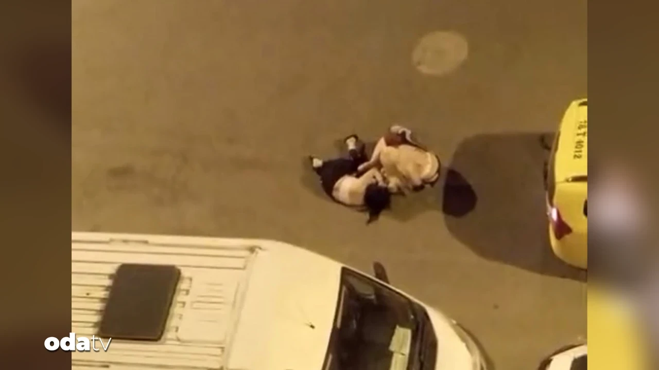 Sokak ortasında saç baş kavga