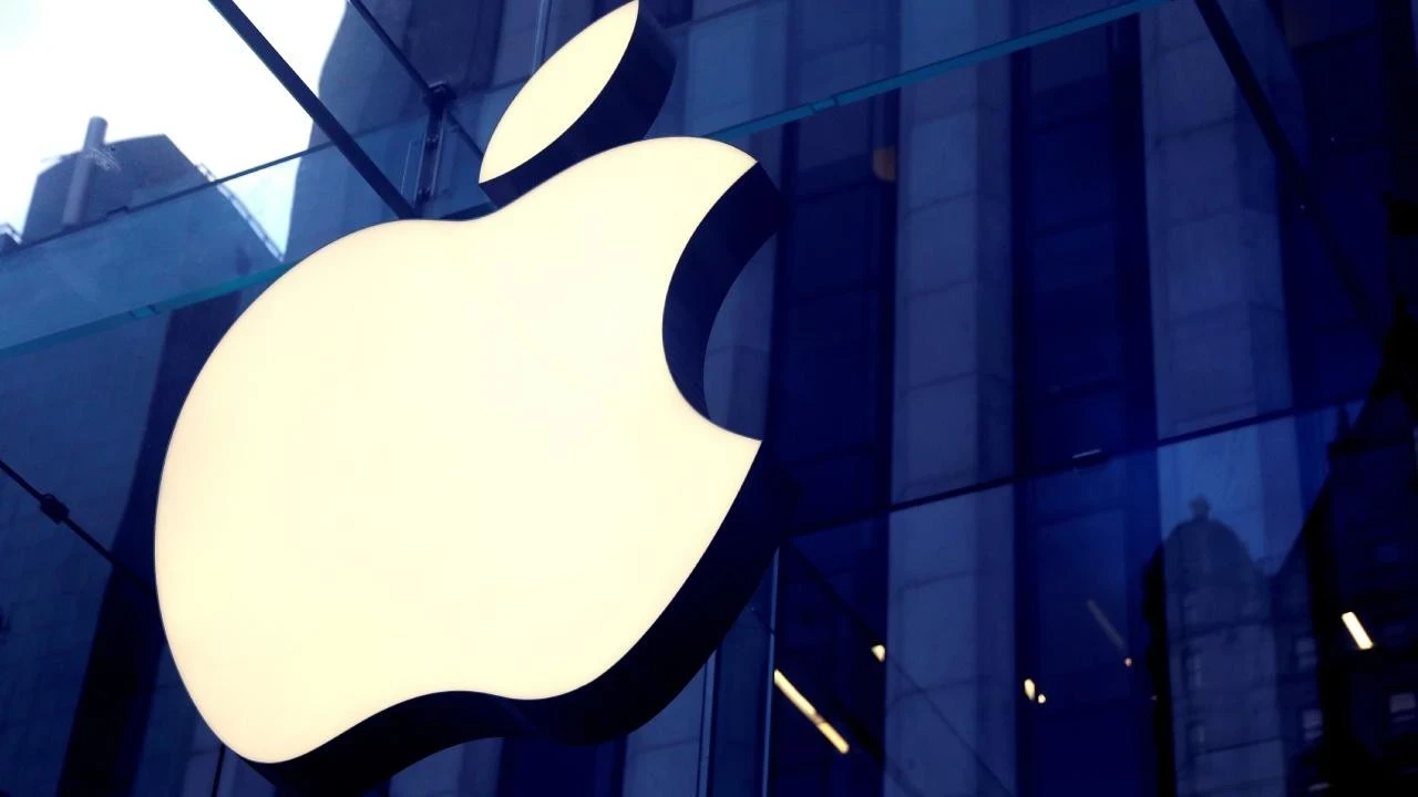Apple yeniden dünyanın en değerli şirketi oldu