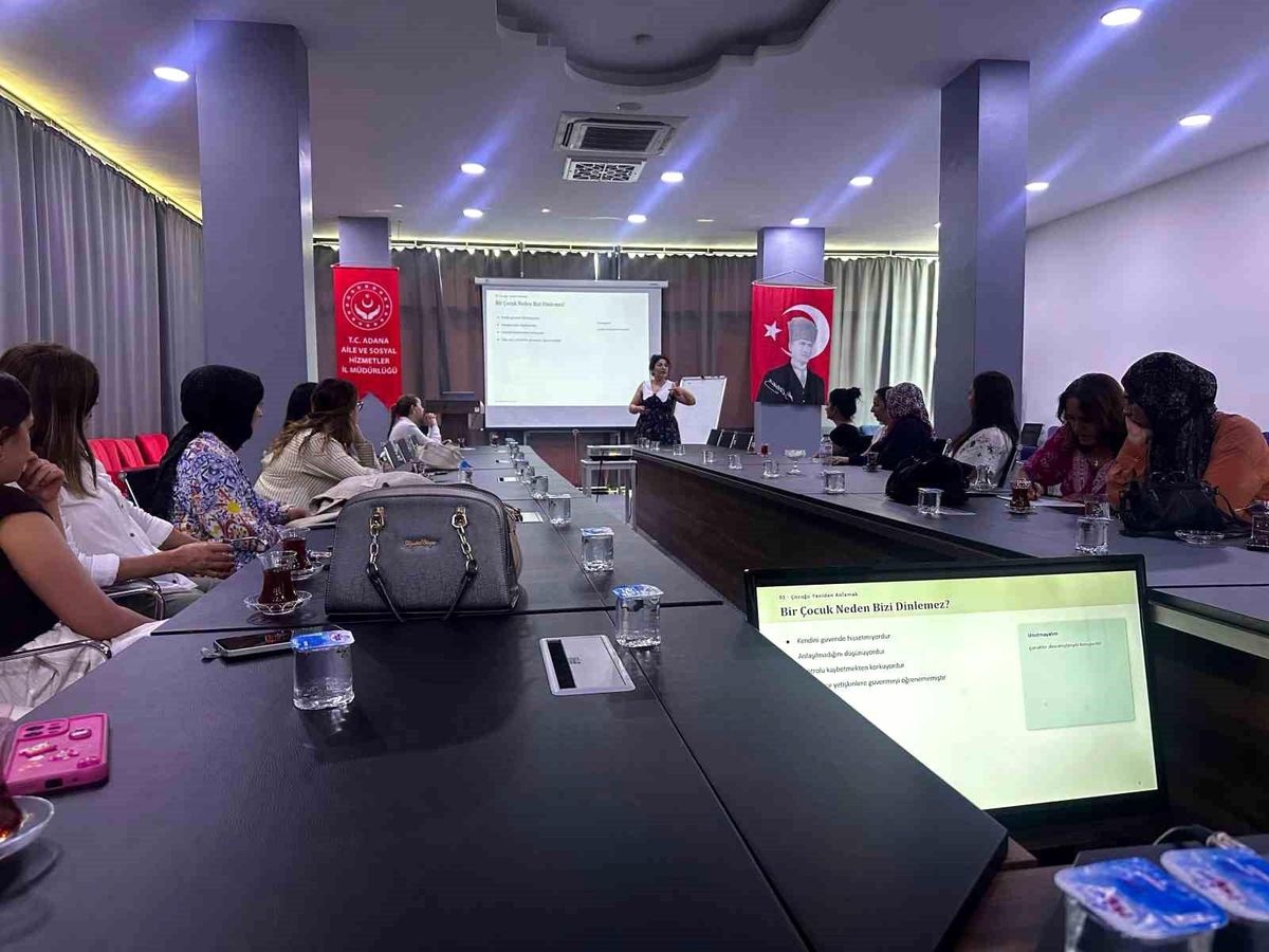 Adana'da çocuk kuruluşu personeline etkili iletişim eğitimi