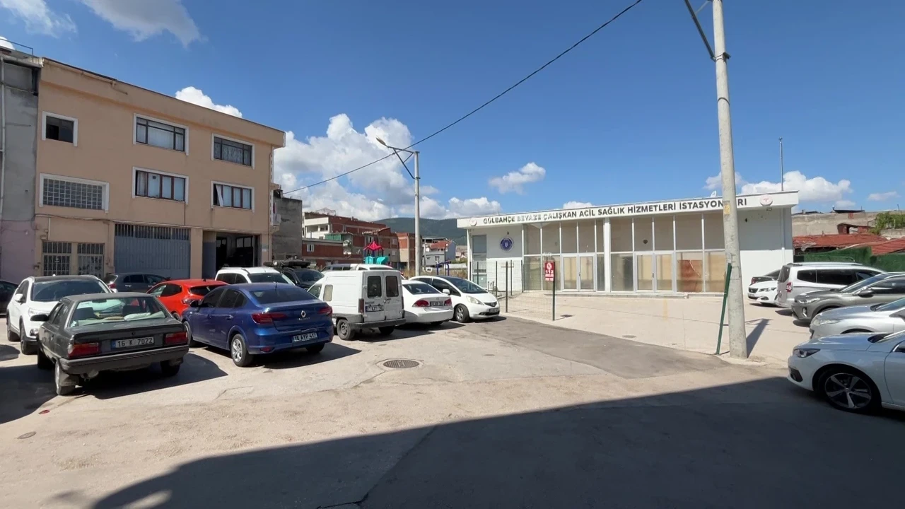 112 istasyonu önünde sağlık ekiplerine saldırı