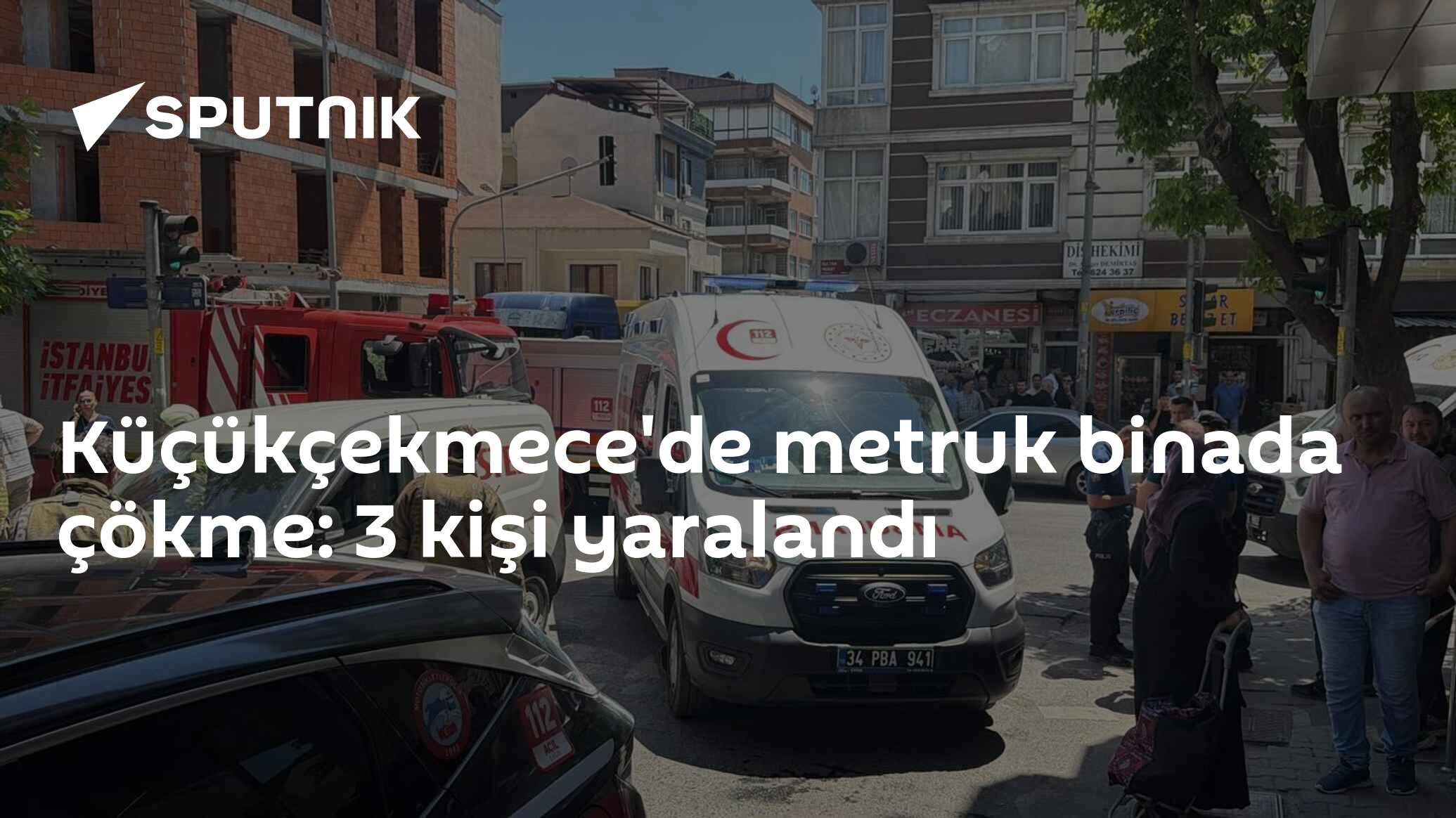 Küçükçekmece'de metruk binada çökme: 3 kişi yaralandı