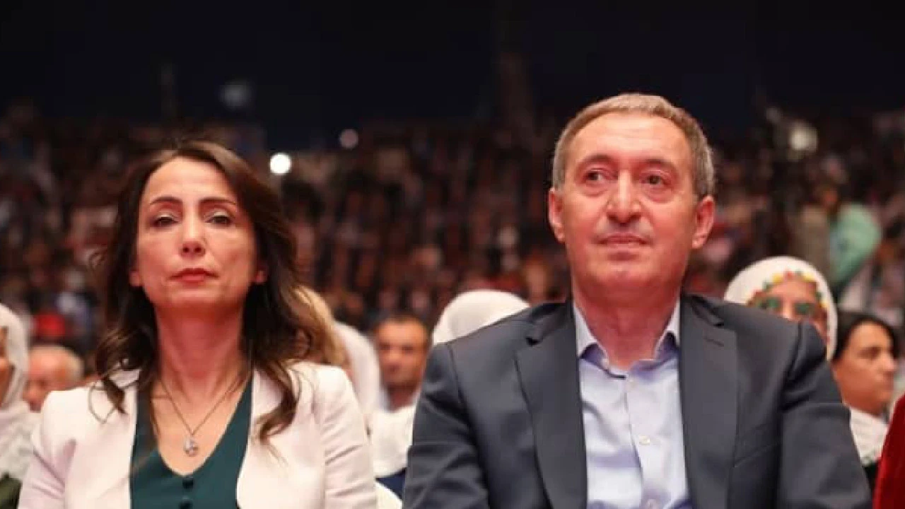 Hatimoğulları ve Bakırhan'dan Kadir İnanır için taziye mesajı