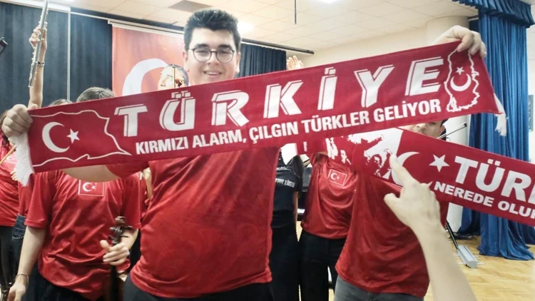Güzel sanatlar liselerinden Milli Takım’a marş