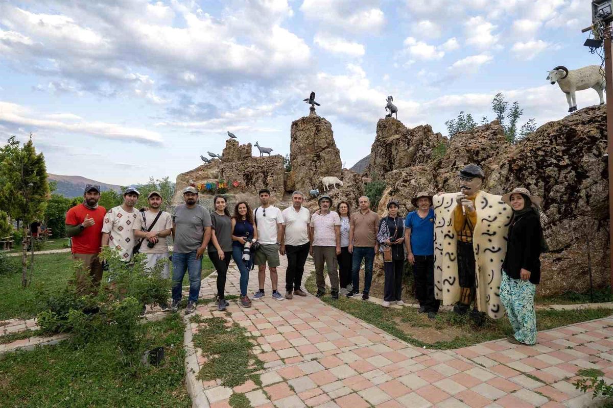 Fotono21, Hakkari'nin etkileyici coğrafyasını fotoğrafladı
