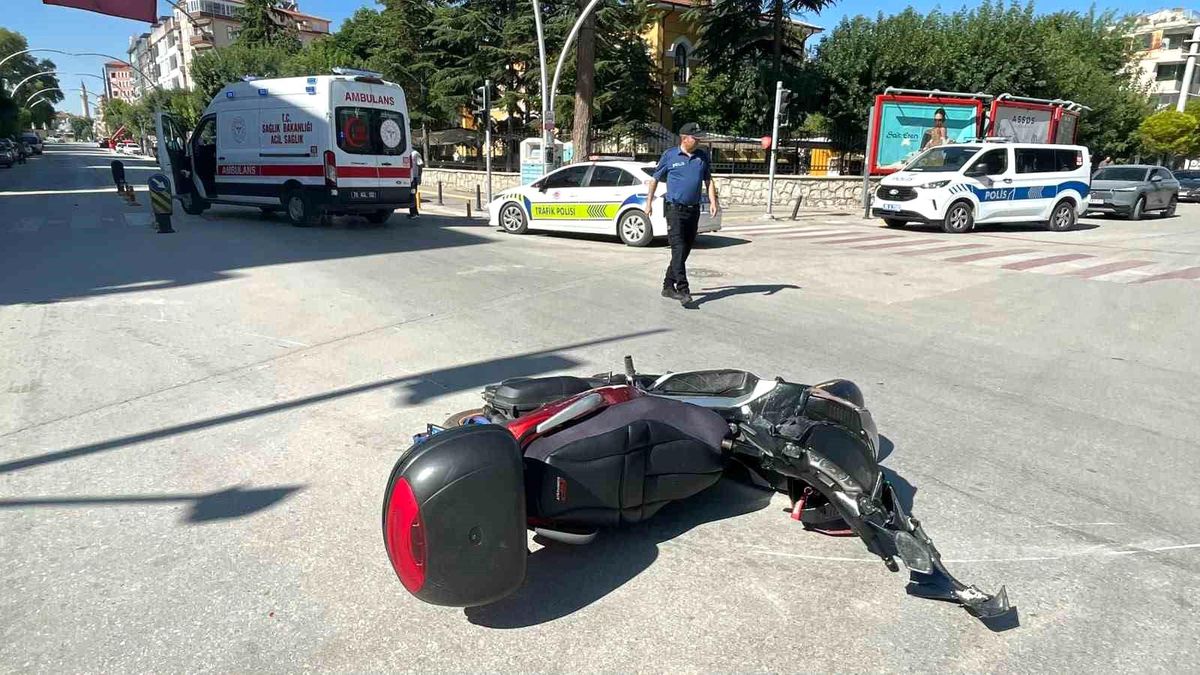 Karaman'da motosikletler çarpıştı: 2 yaralı