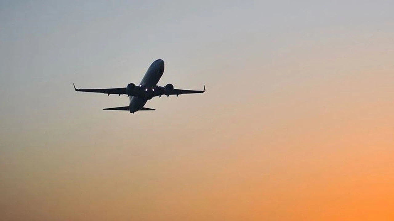 İsrail saldırıları sonrası İran'da üç havalimanındaki tüm uçuşlar iptal edildi
