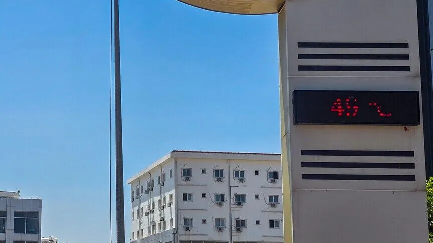 KKTC'de aşırı sıcaklardan dolayı, öğle saatlerinde güneş altında çalışma yasaklandı
