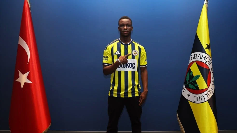 Fenerbahçe transferi açıkladı! 5 yıllık imza atıldı