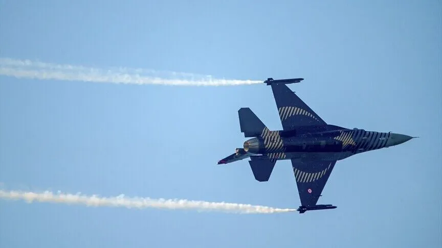 SOLOTÜRK, KKTC'de gökyüzüne imzasını attı