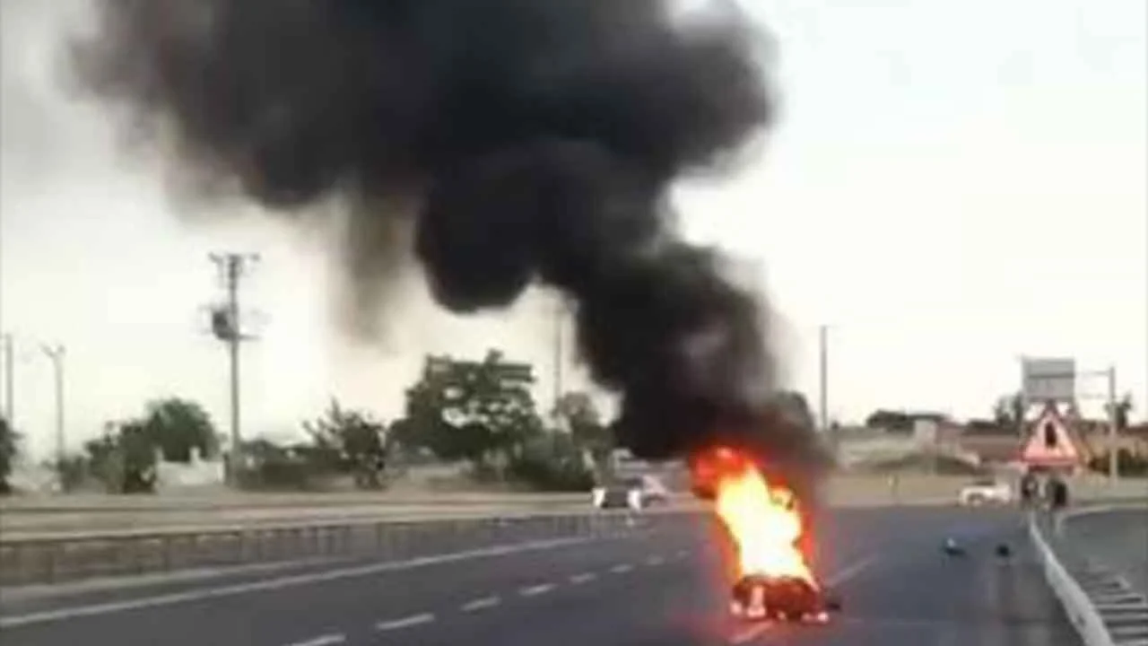 Süleymanpaşa'da can pazarı! Seyir halindeki motosiklet alev alev yanarak kül oldu!