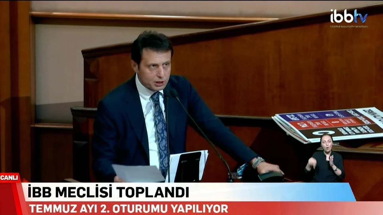 Eroğlu’ndan İBB’nin ulaşım yatırımlarına faaliyet raporlu eleştiri: Bu hızla metroları 10 yılda ancak tamamlarlar