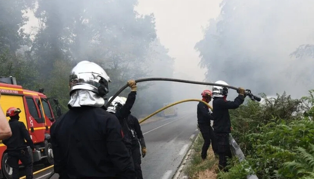 Fontainebleau'nun yüzde 10'u kül oldu