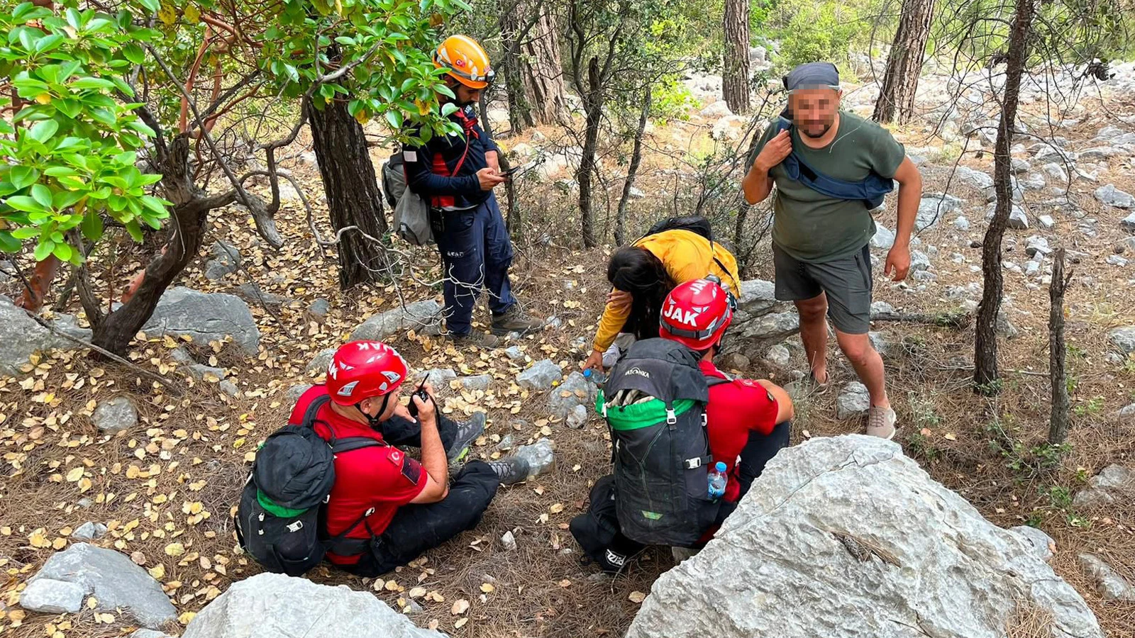 Kamp tatilleri kabusa döndü; 10 saatlik operasyonla kurtarıldılar