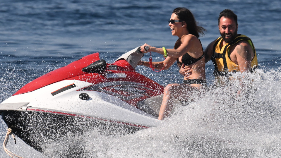 Dilara Aksüyek'ten jet-ski şov