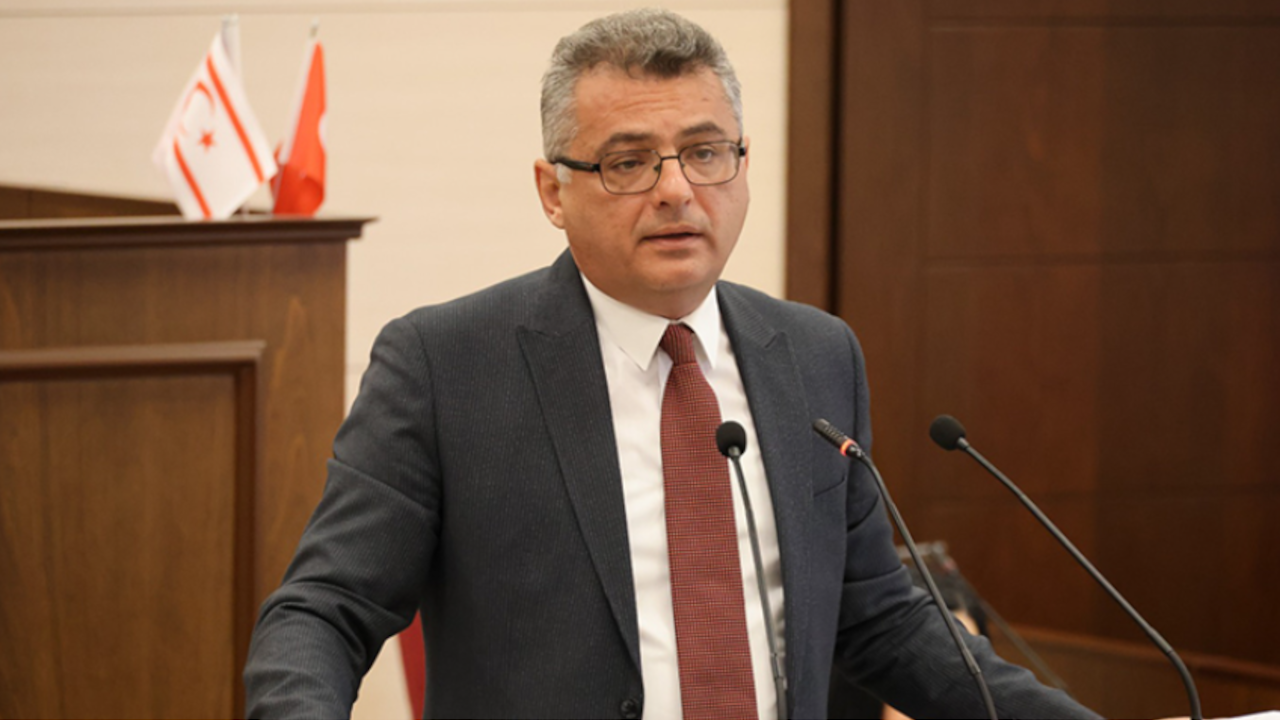 Kuzey Kıbrıs Cumhurbaşkanı Erhürman hastaneye kaldırıldı