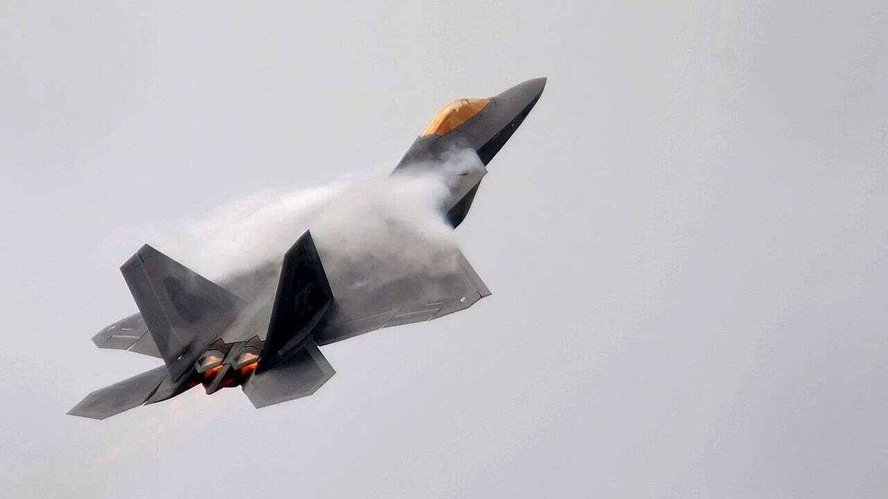 ABD'ye ait F-22 hayalet savaş uçakları İsrail'den ayrıldı