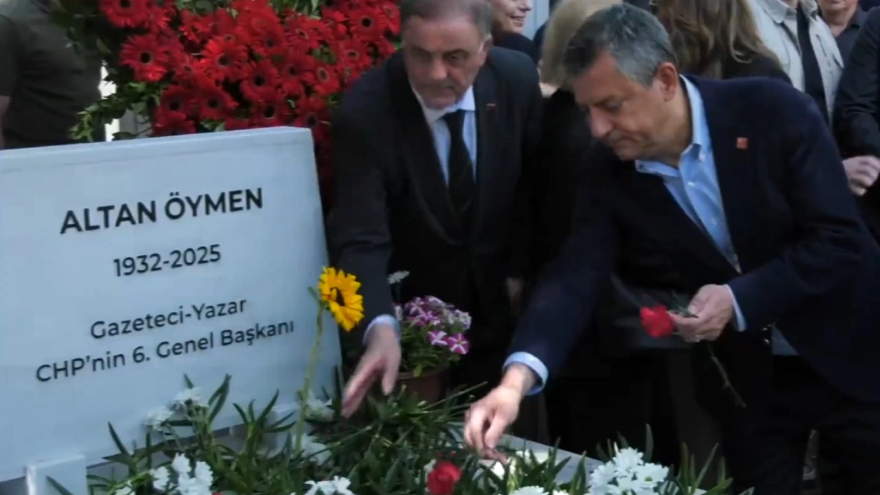 Altan Öymen bugünleri görse ne derdi? Vefatının birinci yılında kabrindeki törende bu soru vardı