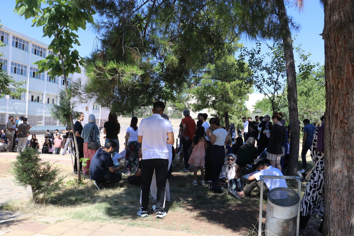 Diyarbakır'da YKS heyecanı: AYT sınavı başladı
