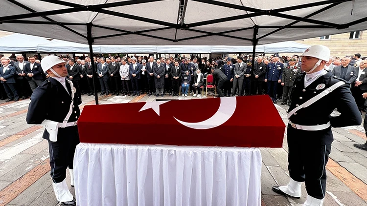 Hayatını kaybeden Vali Yardımcısı Şenol Esmer için tören