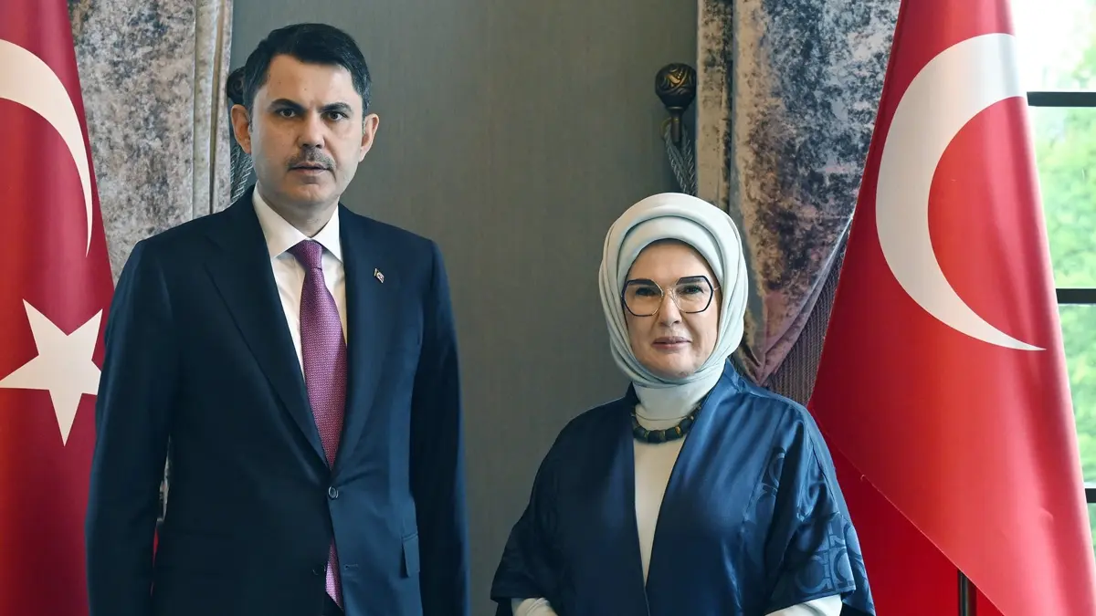 Emine Erdoğan, Bakan Kurum ile görüştü