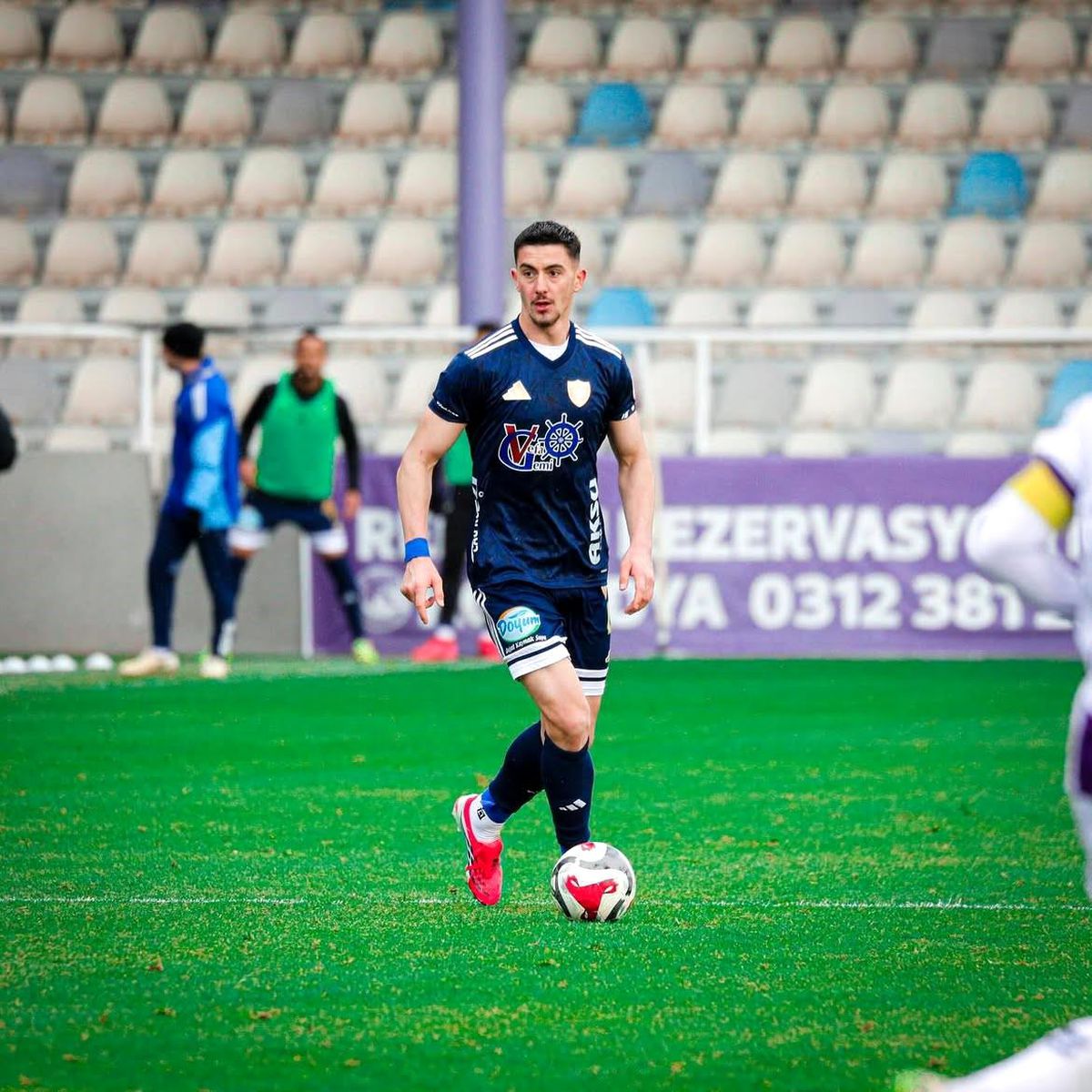 Erzurumspor FK'da iç transfer hareketliliği: Gerxhaliu ve Sefa Akgün ile yola devam