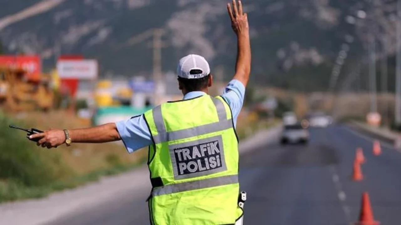 Sürücüler dikkat! Yeni trafik kanunu Meclis'ten geçti! İşte değişen 3 kritik kural