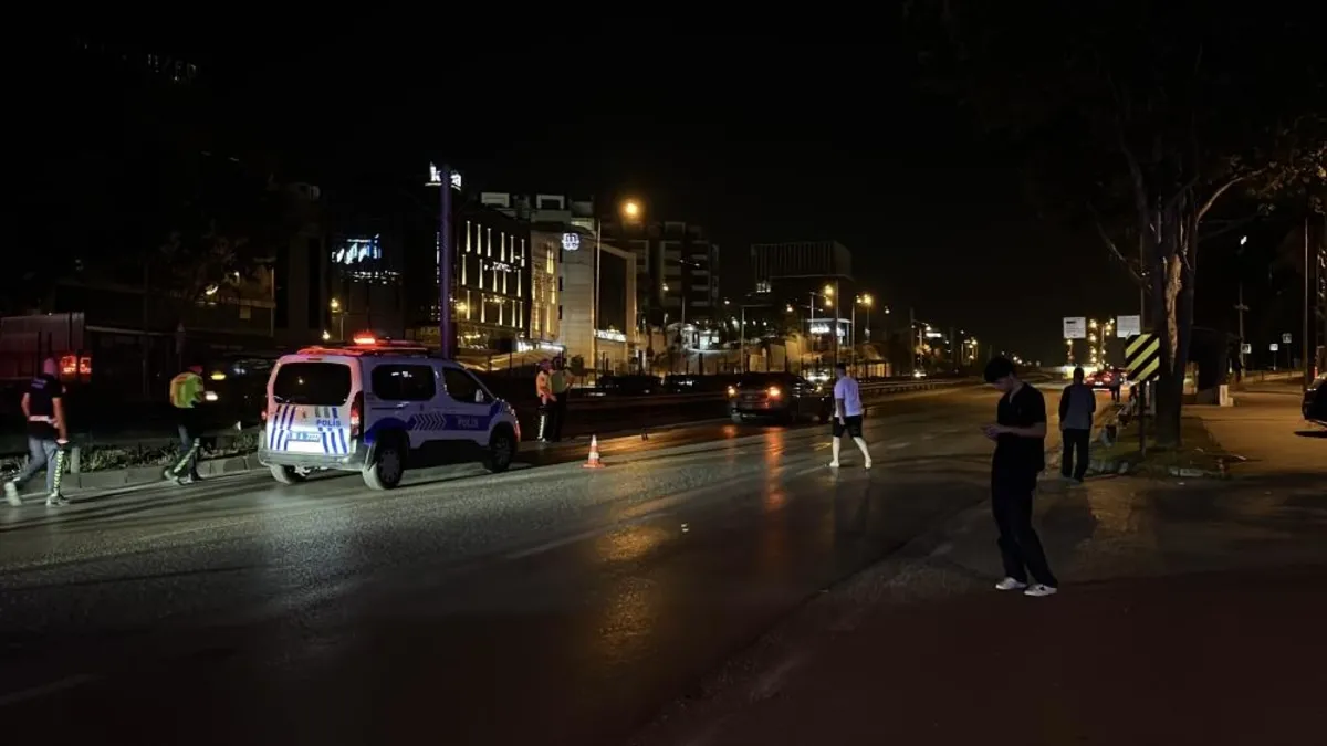 Bursa'da otomobil çarpan adam 50 metre sürüklendi
