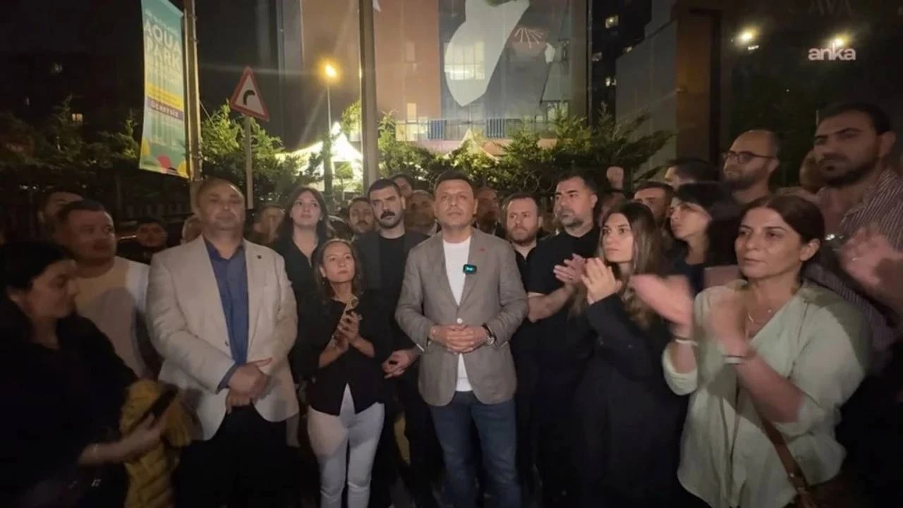 CHP İstanbul İl Başkanlığı'na çevik kuvvet girdi