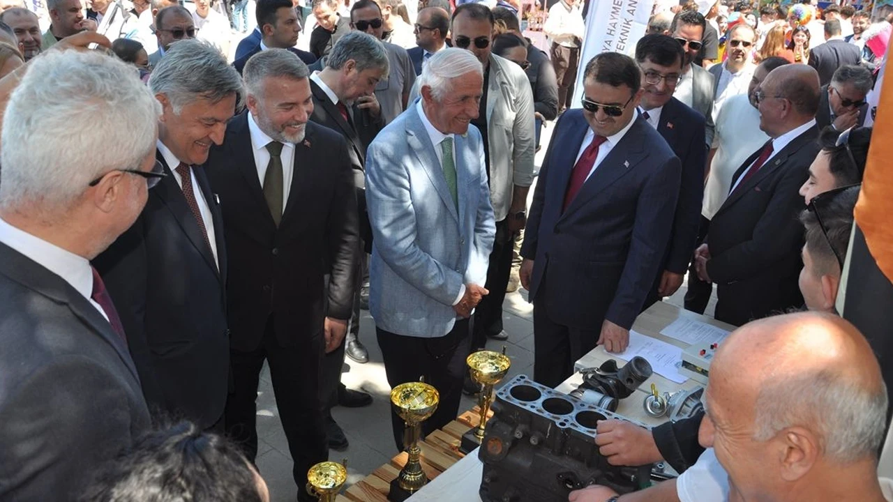 Kütahya’da İstihdam ve Kariyer Fuarı