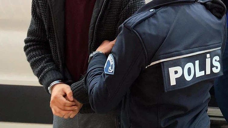 Kendilerini polis ve savcı olarak tanıtan şüpheliler yakalandı