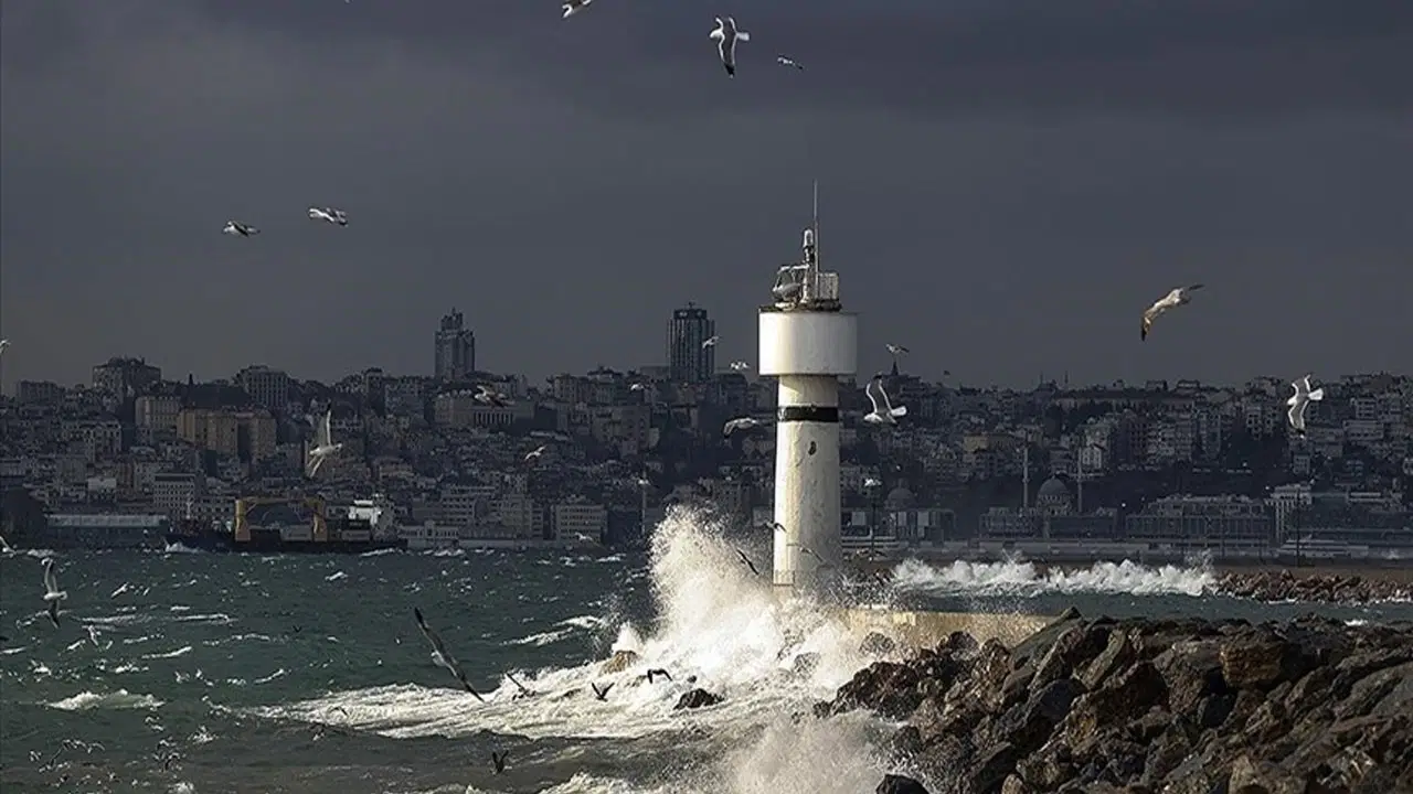 AKOM'dan İstanbul için 'poyraz' uyarısı: Rüzgar kuvvetlenecek