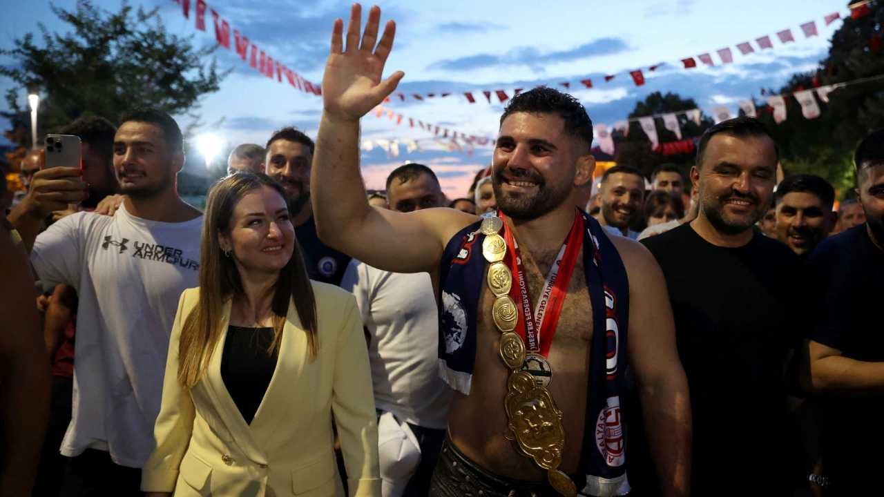 Kırkpınar'ı kazanır kazanmaz 5 km yolu yürüyüp hamama girdi