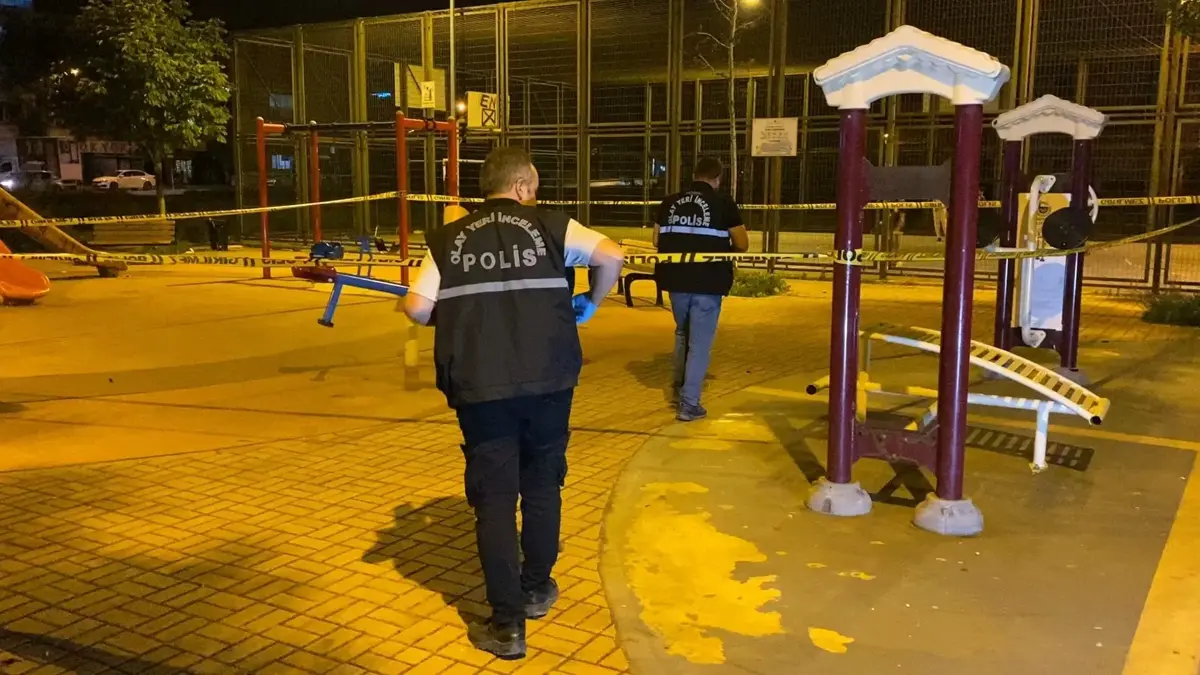 Çocuk parkında kurşunlar havada uçuştu: 10 yaralı!
