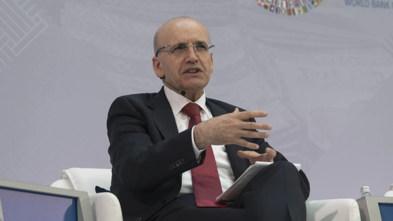 Şimşek "dezenflasyona bağlıyız" mesajı verdi, yıl sonu için rakam açıkladı