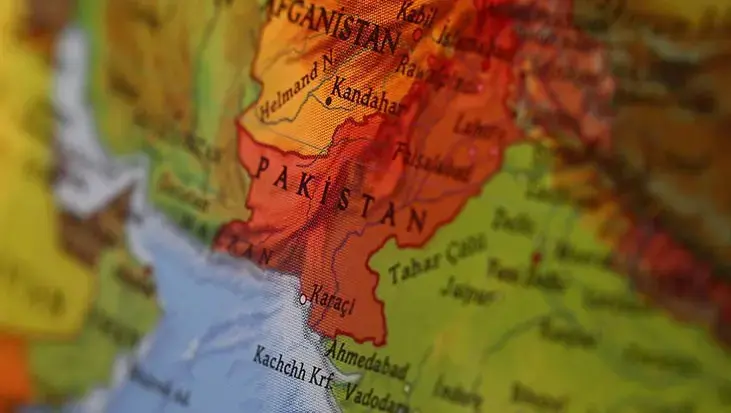Pakistan'da güvenlik güçlerine ait karargaha saldırı