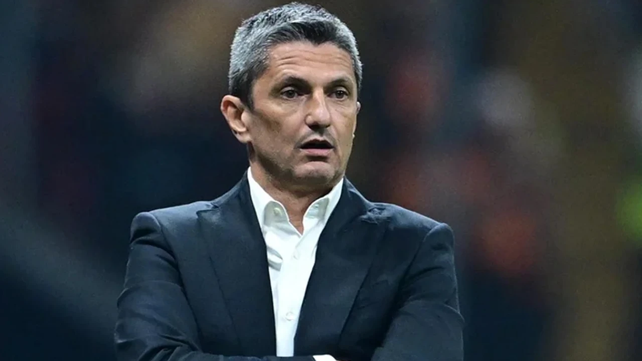 Beşiktaş'ın Razvan Lucescu'ya yaptığı dev teklif belli oldu: Kararını canlı yayında açıkladı