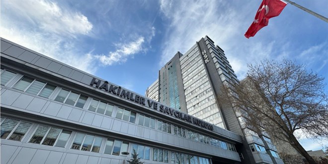 HSK, eski Başsavcıyı görevden uzaklaştırdı